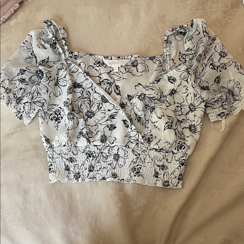 APRICOT Black and White Floral Blouse